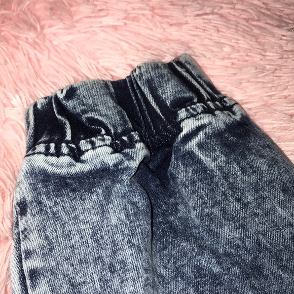 Diamonds & Threads Jeans - Picture 3 of 5